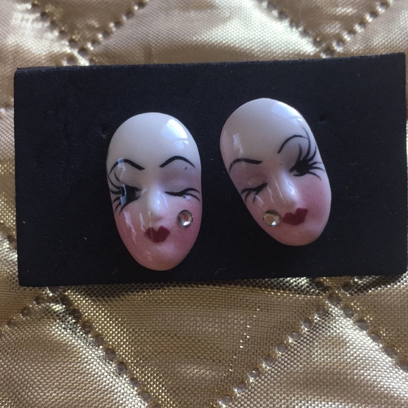 Jewelry - Ceramic face earring